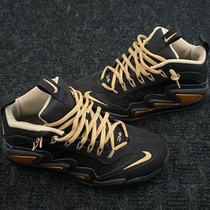 Size 11 excellent condition worn once.